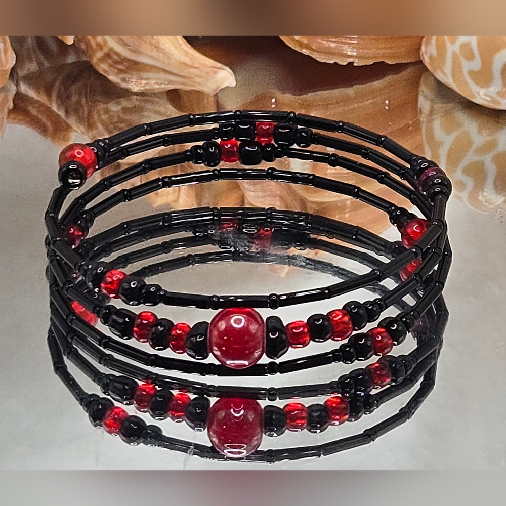 Elegant Handmade Black and Red Glass Beaded Bracelet